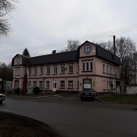 Hotel Unenege Nizhyn Exterior foto